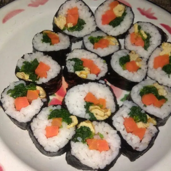 Potong menjadi beberapa bagian sesuai selera. Sajikan.