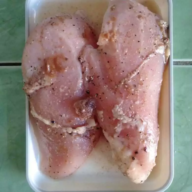 Step 1 Chicken Katsu Saus Telur Asin
