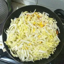 Masukkan kubis dan jagung