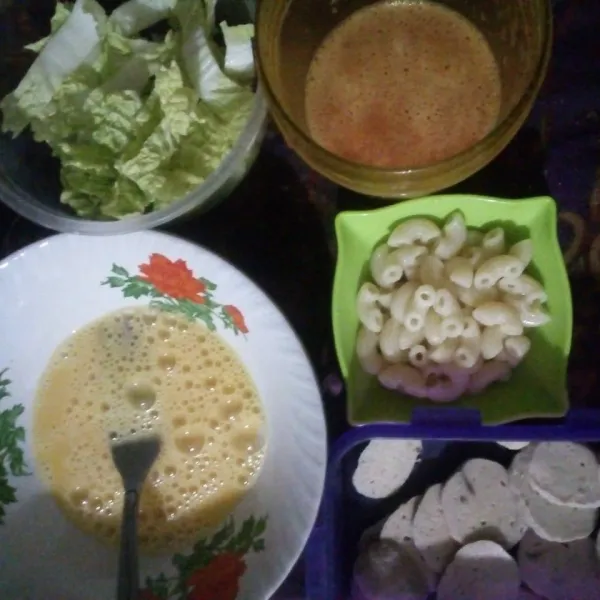 Siapkan semua bahan-bahan.