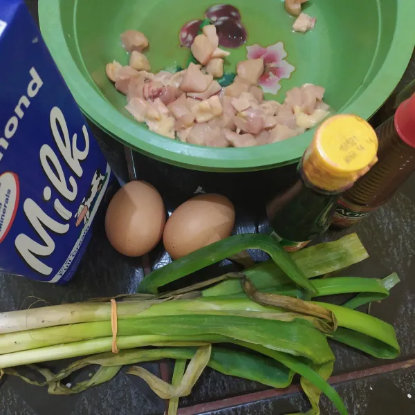 Siapkan semua bahan.