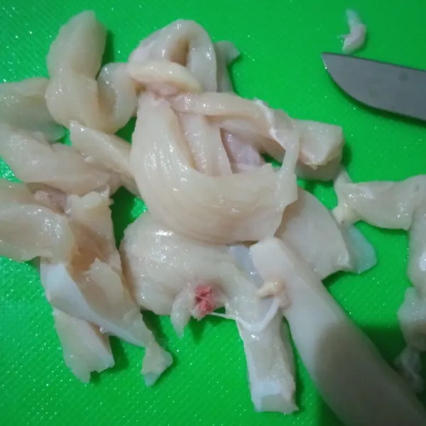 Iris ayam memanjang.