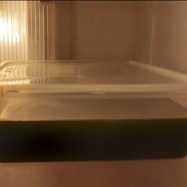 Tempatkan dalam wadah tertutup. Lalu biarkan dikulkas minimal 1jam atau sampai cincau kompak dan kenyal. Cincau siap digunakan.