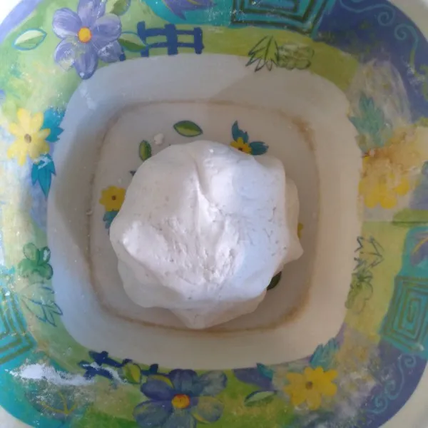 Setelah kalis, bagi menjadi 3 bagian.