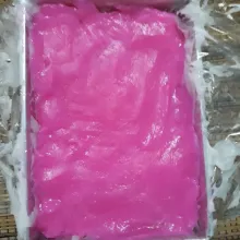 Masak bagian merah muda. Tuang di atas adonan putih. Ratakan sambil agak ditekan. Dinginkan.