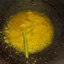 Tumis bumbu halus sampai harum, lalu tambahkan serai.
