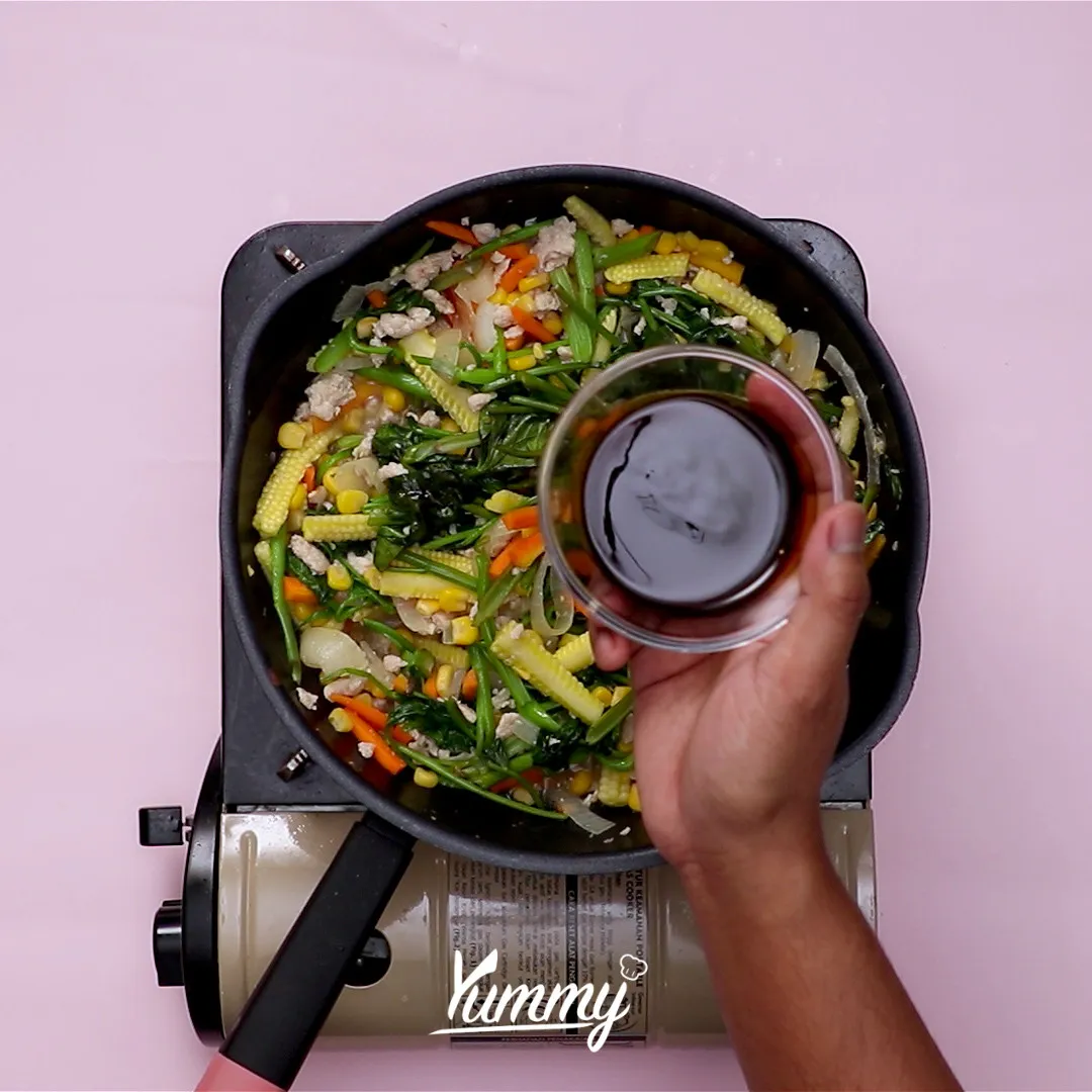 Step 4 Tumis Kangkung Teriyaki