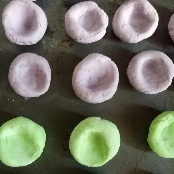 Tekan bulatan dibagian tengahnya