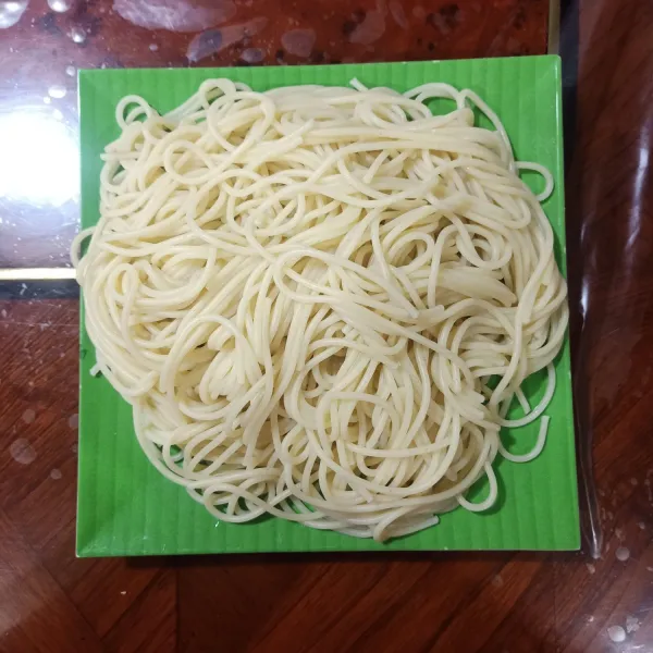 Tiriskan spaghetti.