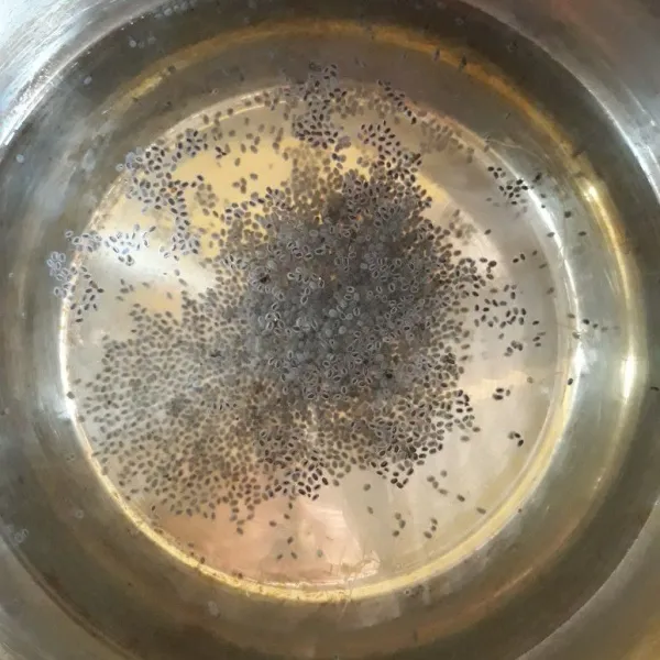 Rebus juga selasih, lalu tiriskan.