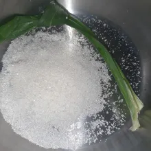 Siapkan gula pasir dan pandan yang sudah dibuat simpul