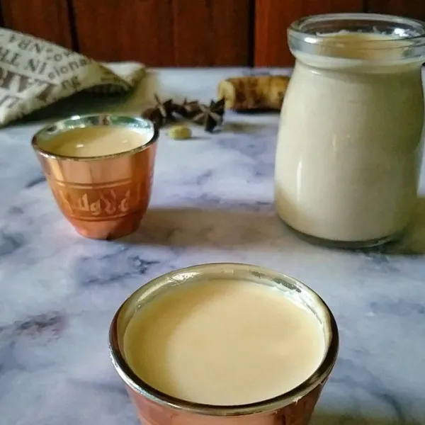Aduk rata dan siap dinikmati.Rasakan sensasi aneka rempah yang ada dalam minuman teh susu. Yummy.
