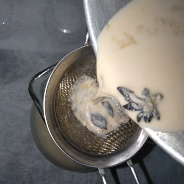 Saring teh susu rempah