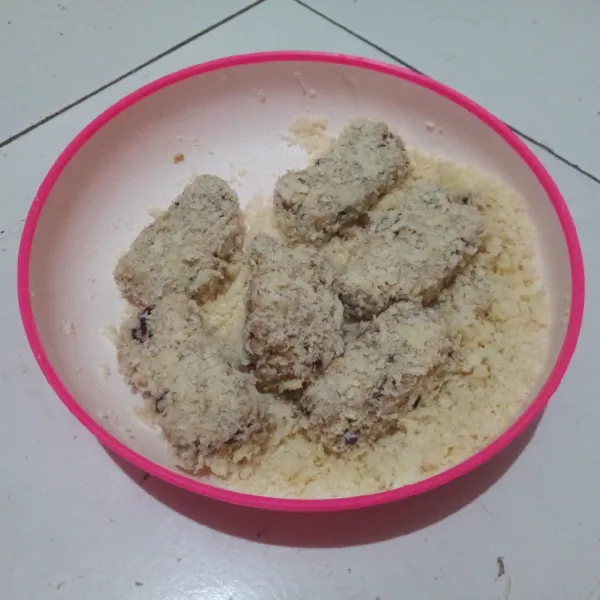 Kemudian, balur kembali tempe kacang dengan tepung panir.