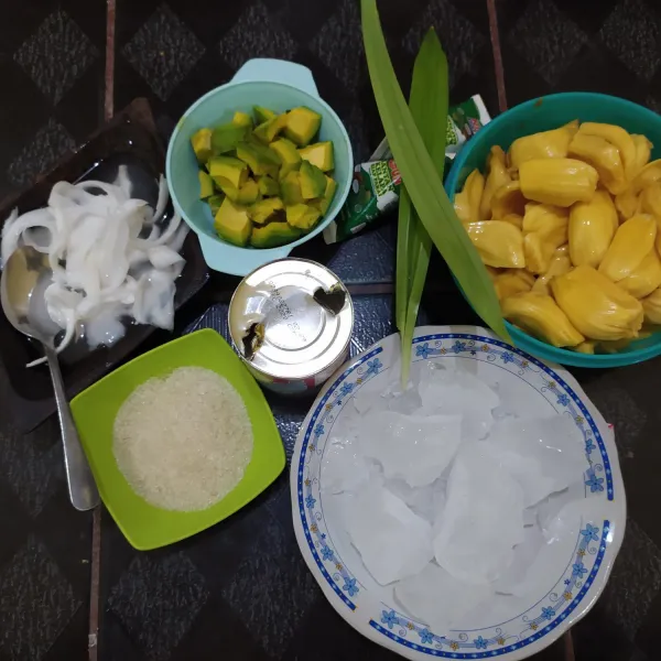 Siapkan semua bahan-bahan.