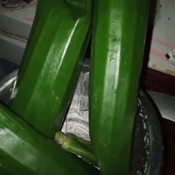 Kukus pisang ijo selama 20 menit angkat dan dinginkan.