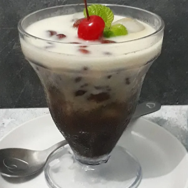 Es kacang merah siap disajikan