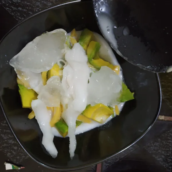 Tuang kuah diatas mangkuk saji, Sajikan.