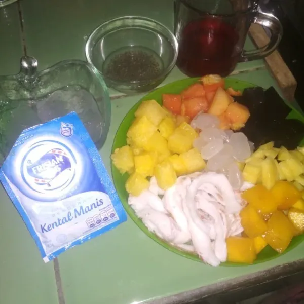 Siapkan bahan yang dibutuhkan