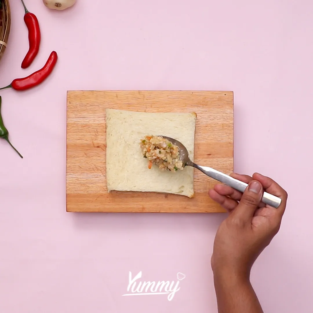Step 1 Roti Isi Ragout Ayam