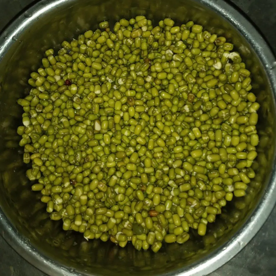 Step 1 Kumbu Kacang Hijau Goreng
