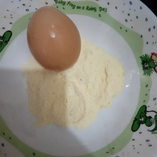 Siapkan bahan telur krispi