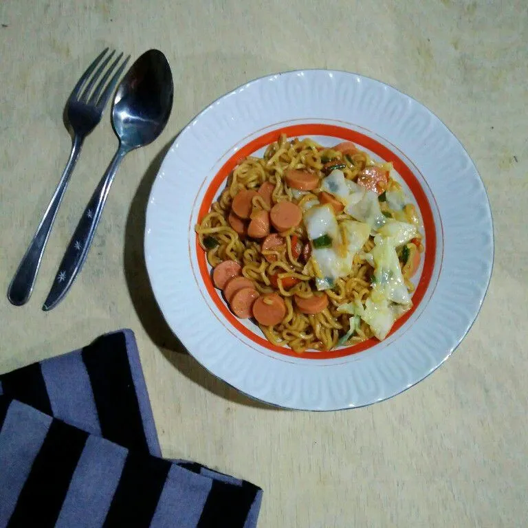 Mie Goreng Sosis Pedas