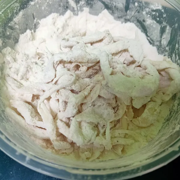 Aduk rata seperti itu agar semua tercampur