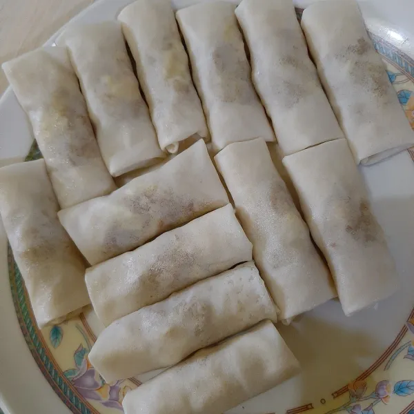 Jika sudah, beginilah hasil nya, 1 porsi tadi bisa dapat lumpia 13 pcs.