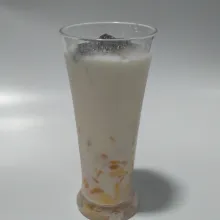 Masukkan biji selasih.