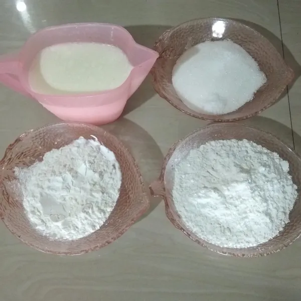 Siapkan semua bahan.