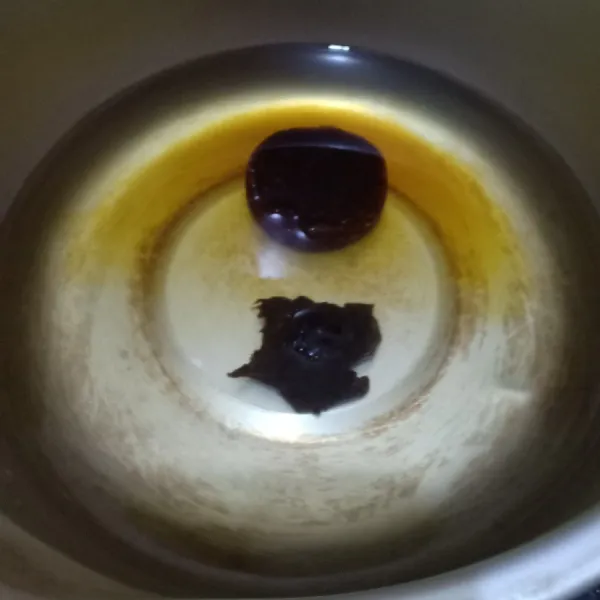 untuk cuko,rebus semua bahan sampai mendidih dan larut,dinginkan lalu sajikan pempek dengan kuahnya.