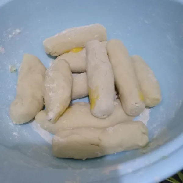 setelah selesai semua,rebus sampai mengapung lalu angkat dan tiriskan.