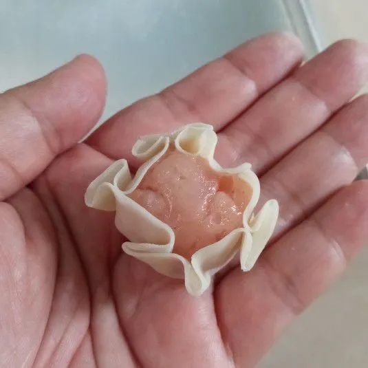 Kemudian lipat seperti gambar ini, lakukan hingga habis