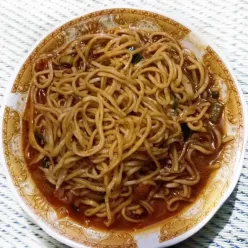 Mie Kuning Kuah Pedas