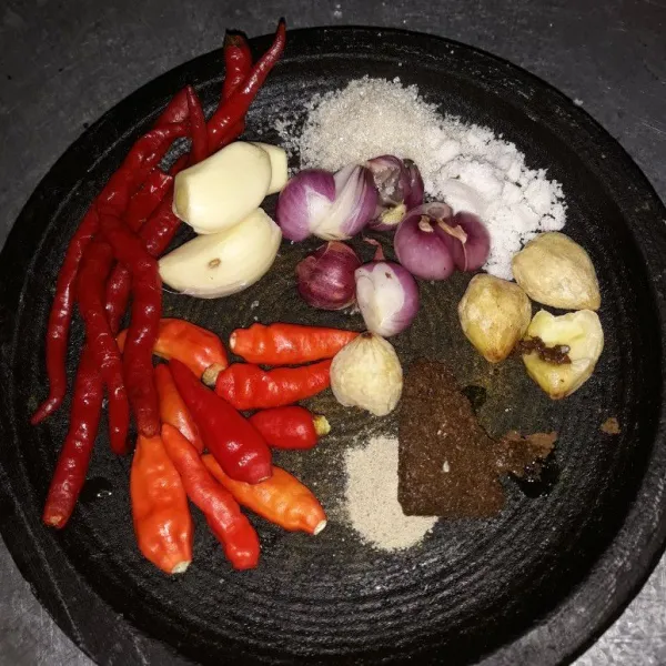 Siapkan bumbu-bumbu