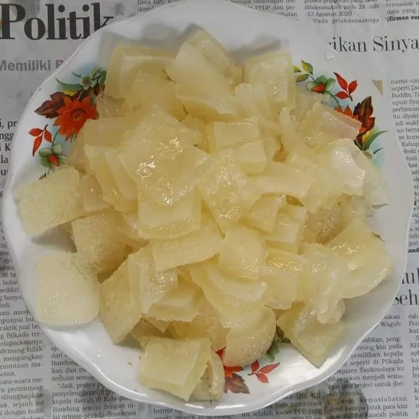 Siapkan cecek, potong-potong sesuai selera dan cuci bersih, tiriskan