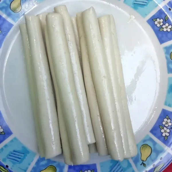 Garaetteok siap diolah menjadi hidangan lain.