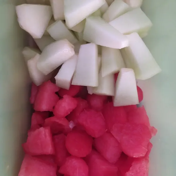 Sementara itu siapkan semua buah-buahan
