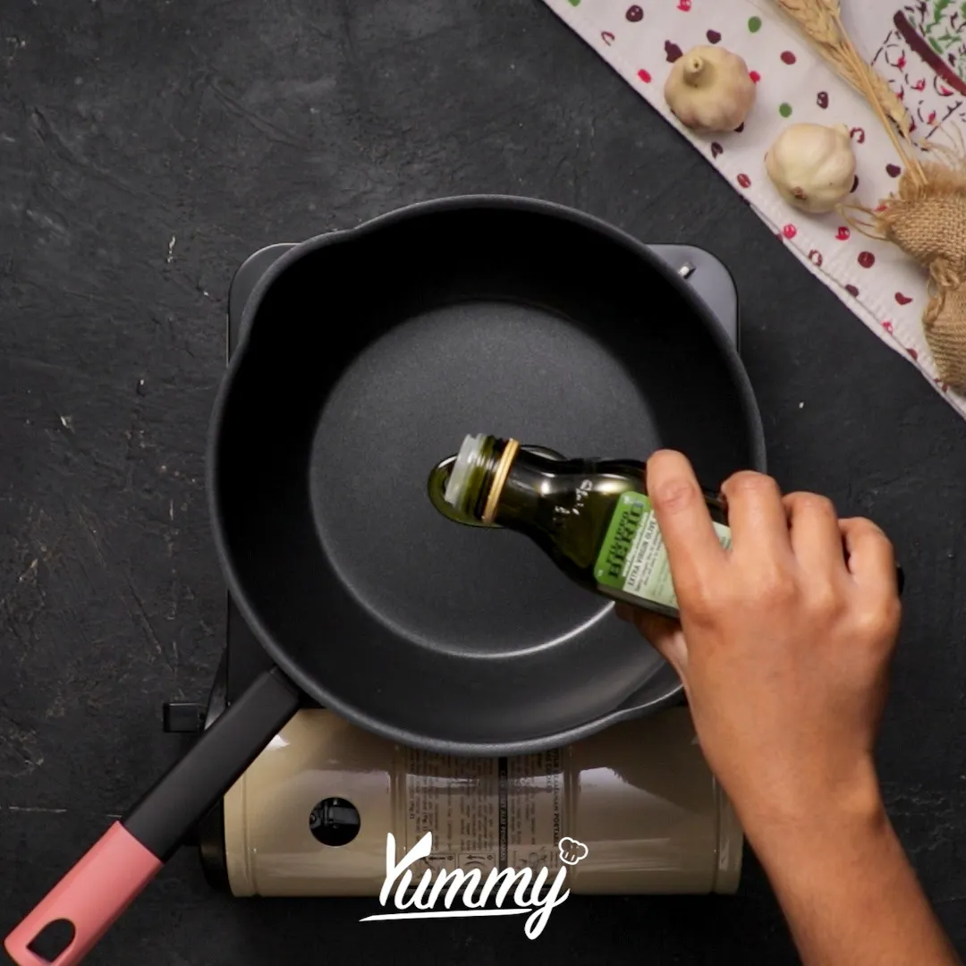Step 1 Spaghetti Creamy Sauce