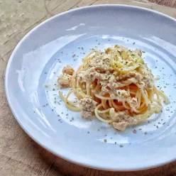 Spaghetti Carbonara Tuna dan Ayam