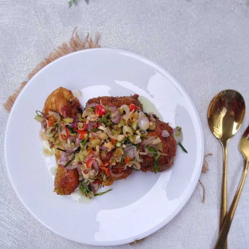 Resep Ayam Goreng Lengkuas Sambal Matah Jagomasakminggu9periode3 Dari Chef Laila Dawud Yummy App