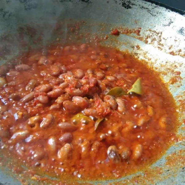 Masak hingga bumbu menyerap.