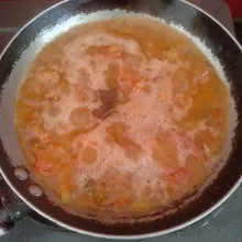 Kemudian masukkan lombok, bawang merah, bawang putih, terasi yang sudah dihaluskan terlebih dahulu, tumis bersama gula merah dan penyedap rasa, angkat dan siap disajikan dengan ikan menot goreng.