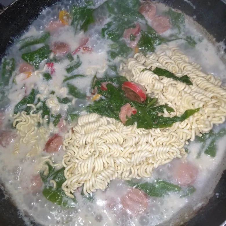 Step 6 Mie Kari Spesial Kuah Santan