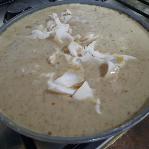 Masukan daging kelapa muda.