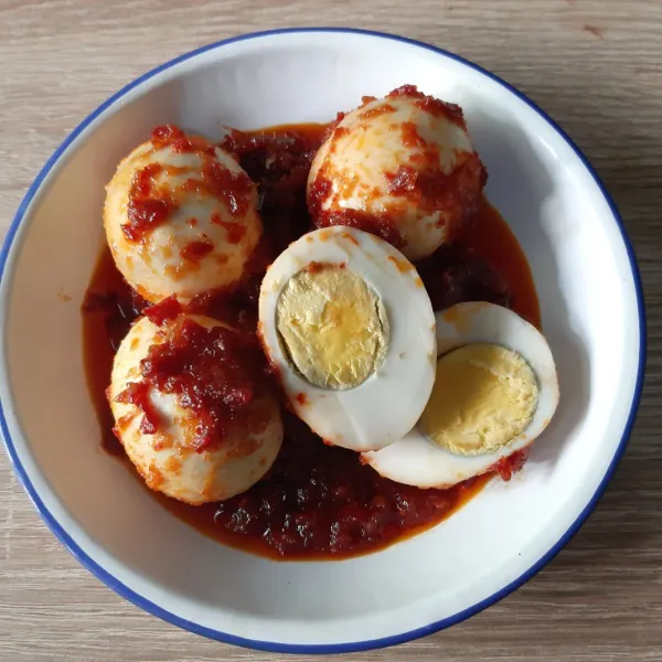 Masak hingga bumbu habang mengental. Matikan api. Sajikan segera.