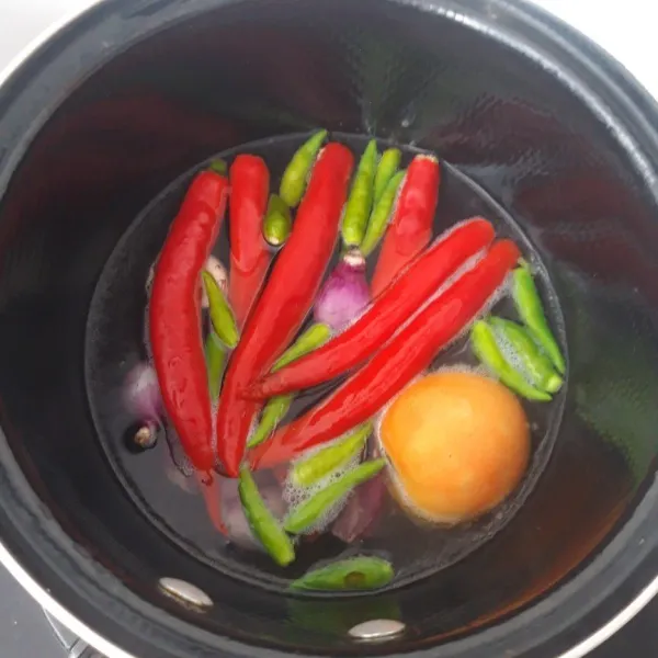 Rebus cabai, tomat, dan bawang