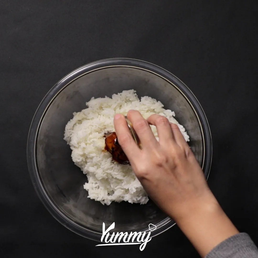 Step 2 Bola-Bola Nasi Rumput Laut