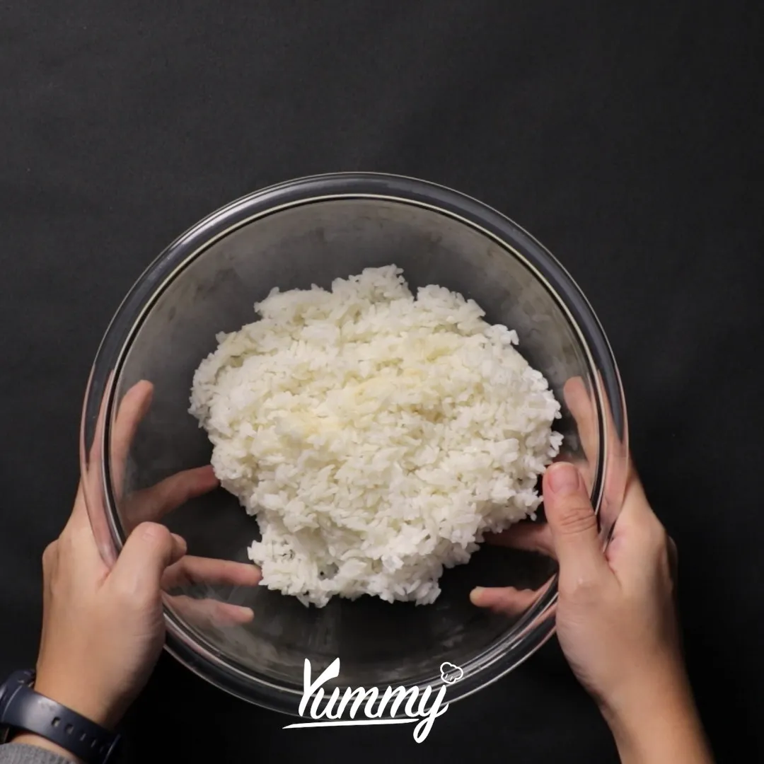 Step 1 Bola-Bola Nasi Rumput Laut